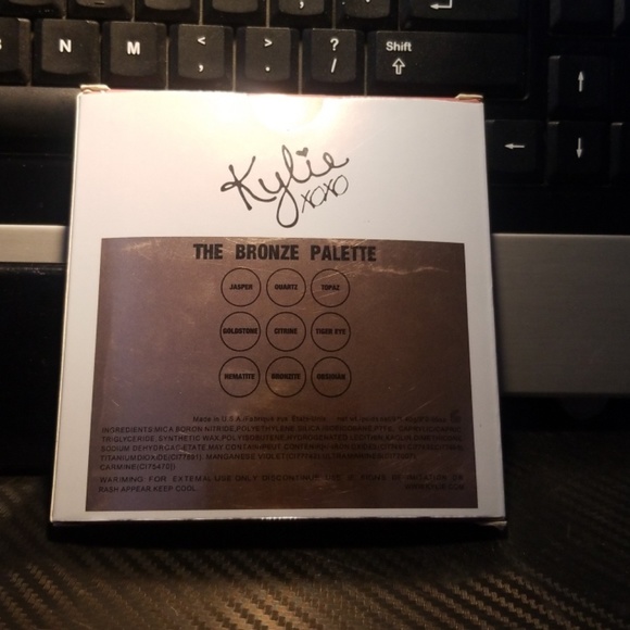 KYLIE KYSHADOW POWDER EYESHADOW PALLETE BRONZE - Picture 3 of 4
